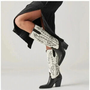 Dolce Vita Blanch Boots In White/Black 8.5